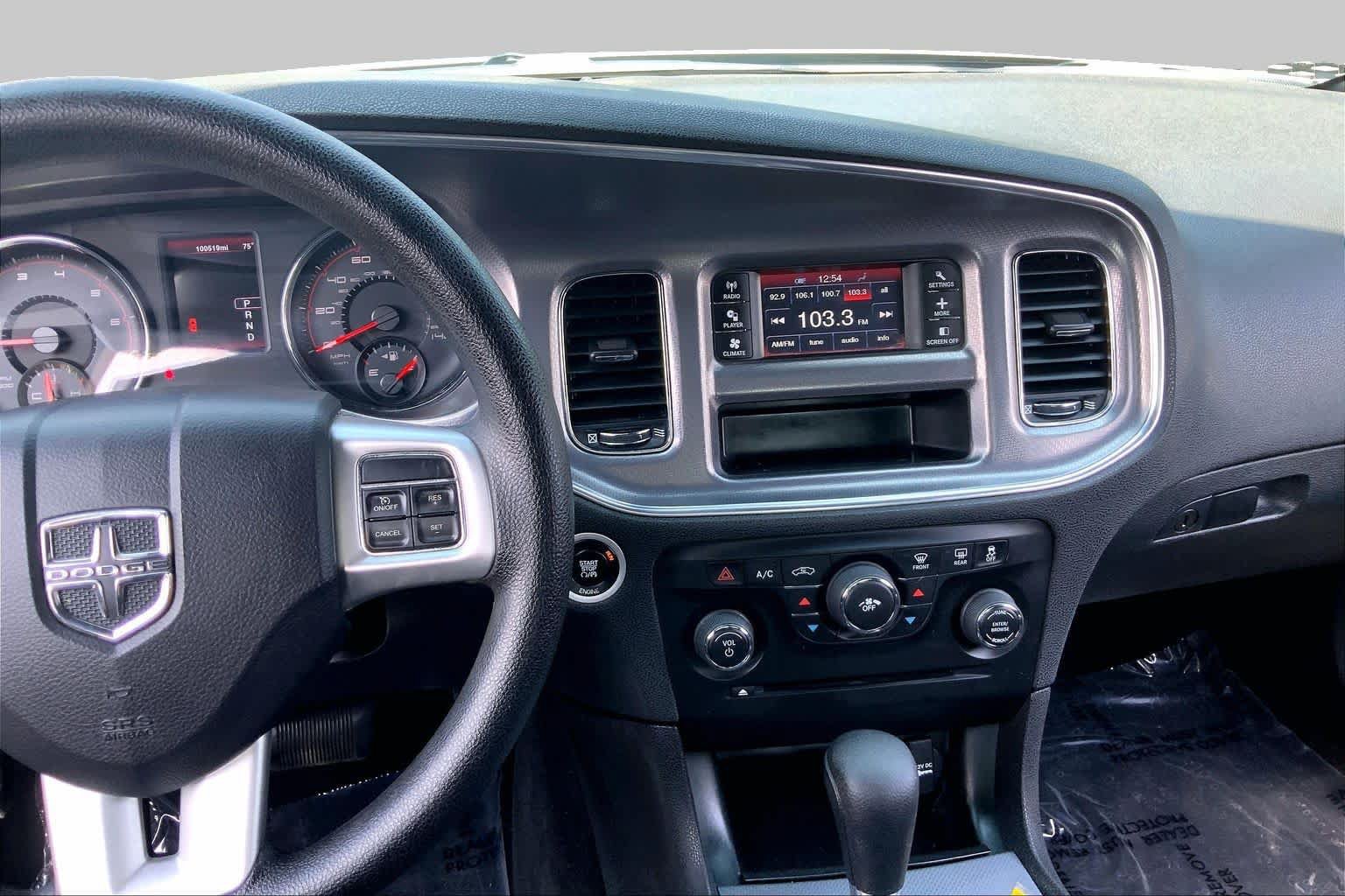 Used 2014 Dodge Charger SE RWD image 7