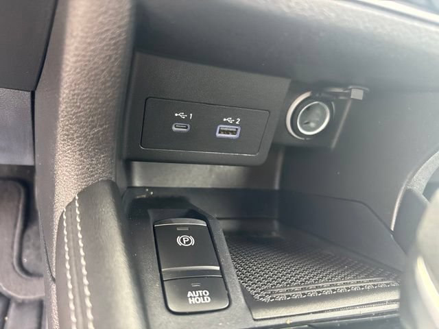 Used 2023 Nissan Kicks SV w/ Interior Electronics Package FWD image 33