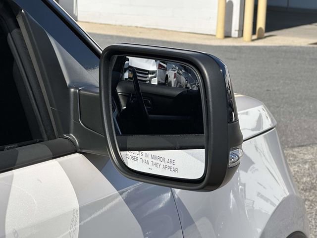 Used 2018 Ford Explorer XLT w/ Equipment Group 202A image 29