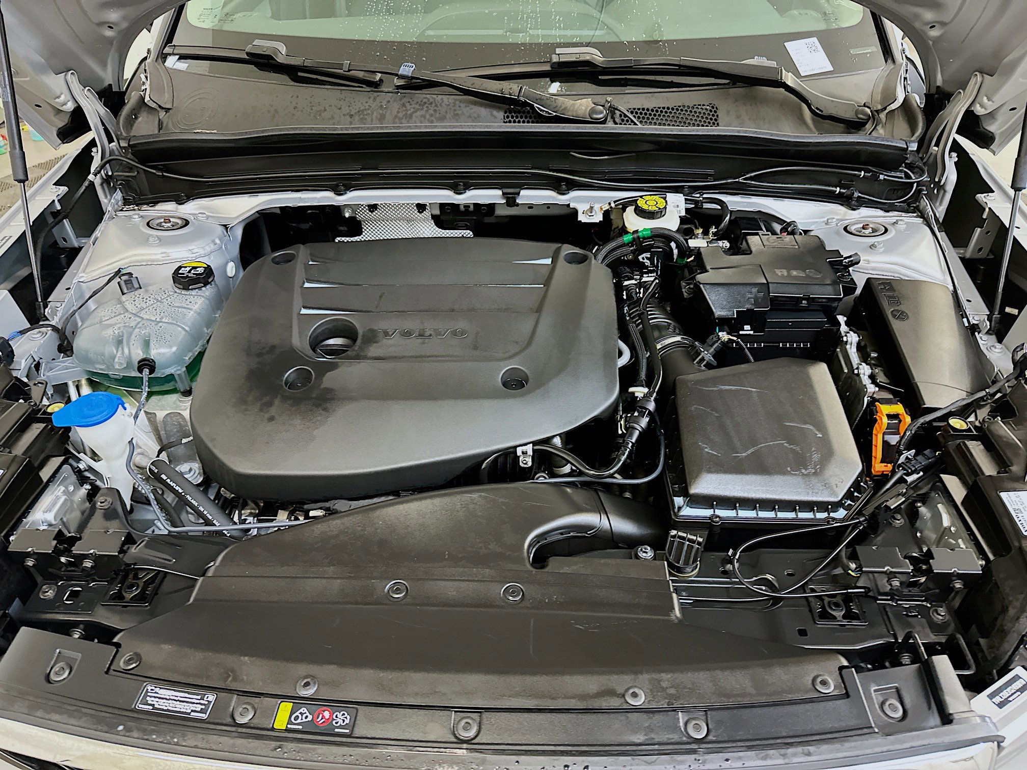 Used 2025 Volvo XC40 B5 Plus image 36