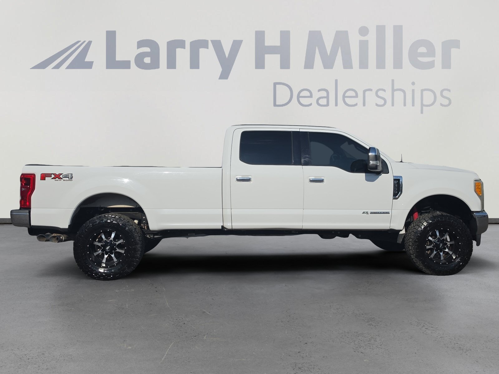 Used 2017 Ford F350 Lariat w/ Chrome Package AWD/4WD image 6