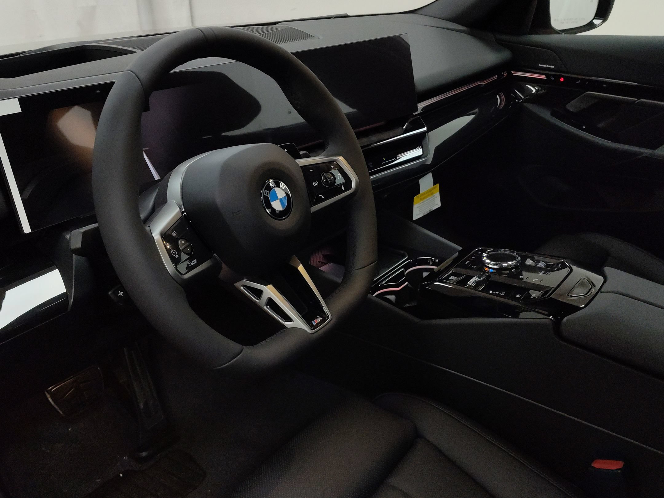 Used 2026 BMW 530i xDrive w/ Executive Package AWD/4WD image 4
