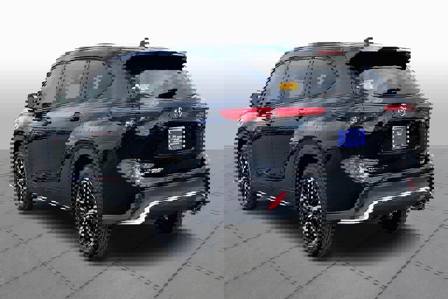 Used 2022 Toyota Highlander XSE image 12