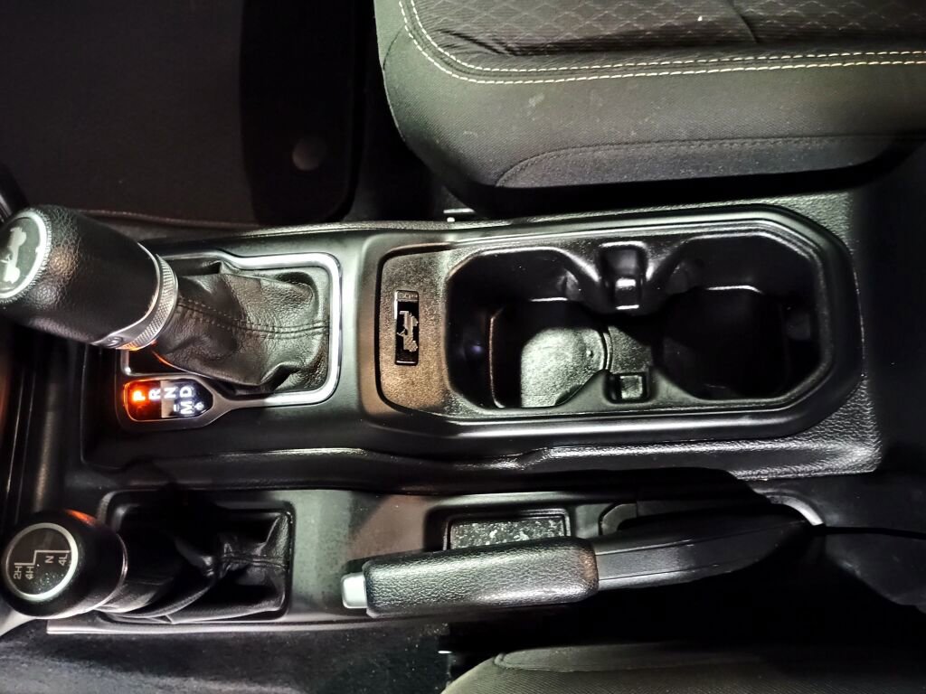 Used 2021 Jeep Wrangler Unlimited Sport image 15