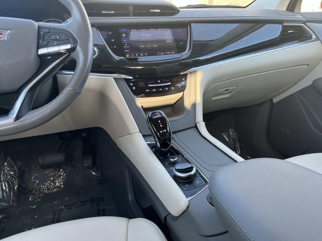 Used 2020 Cadillac XT6 Premium Luxury image 15