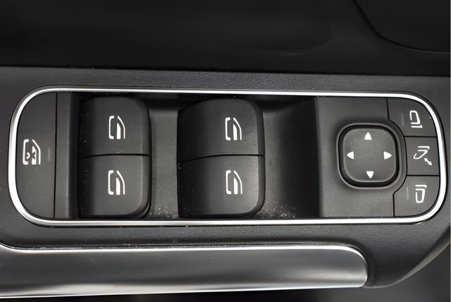 Used 2023 Mercedes-Benz GLA 250 4MATIC w/ Premium Package image 22