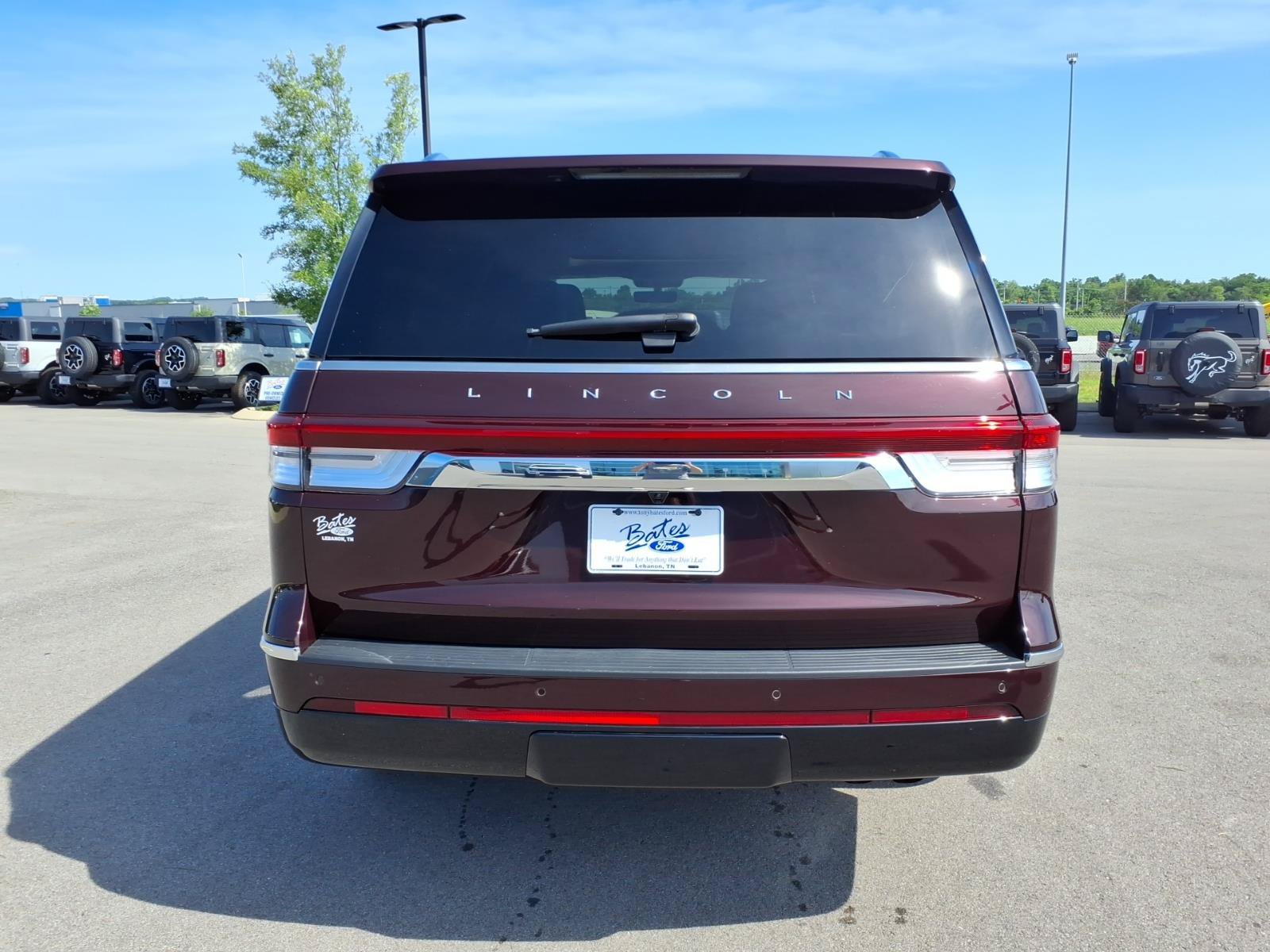 Used 2024 Lincoln Navigator L Reserve AWD/4WD image 4