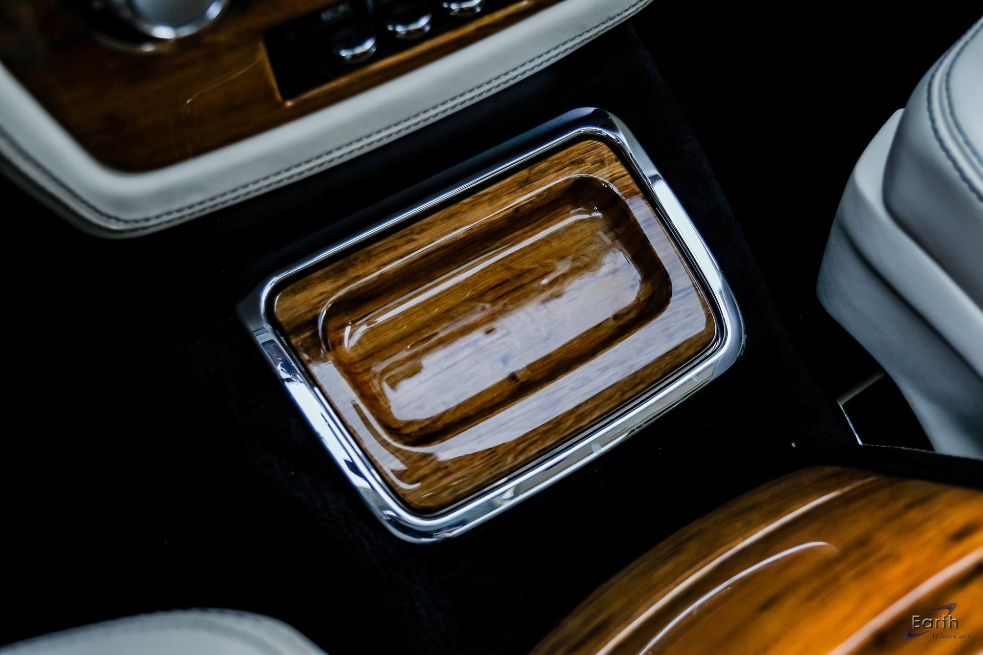 Used 2014 Rolls-Royce Phantom Sedan image 52