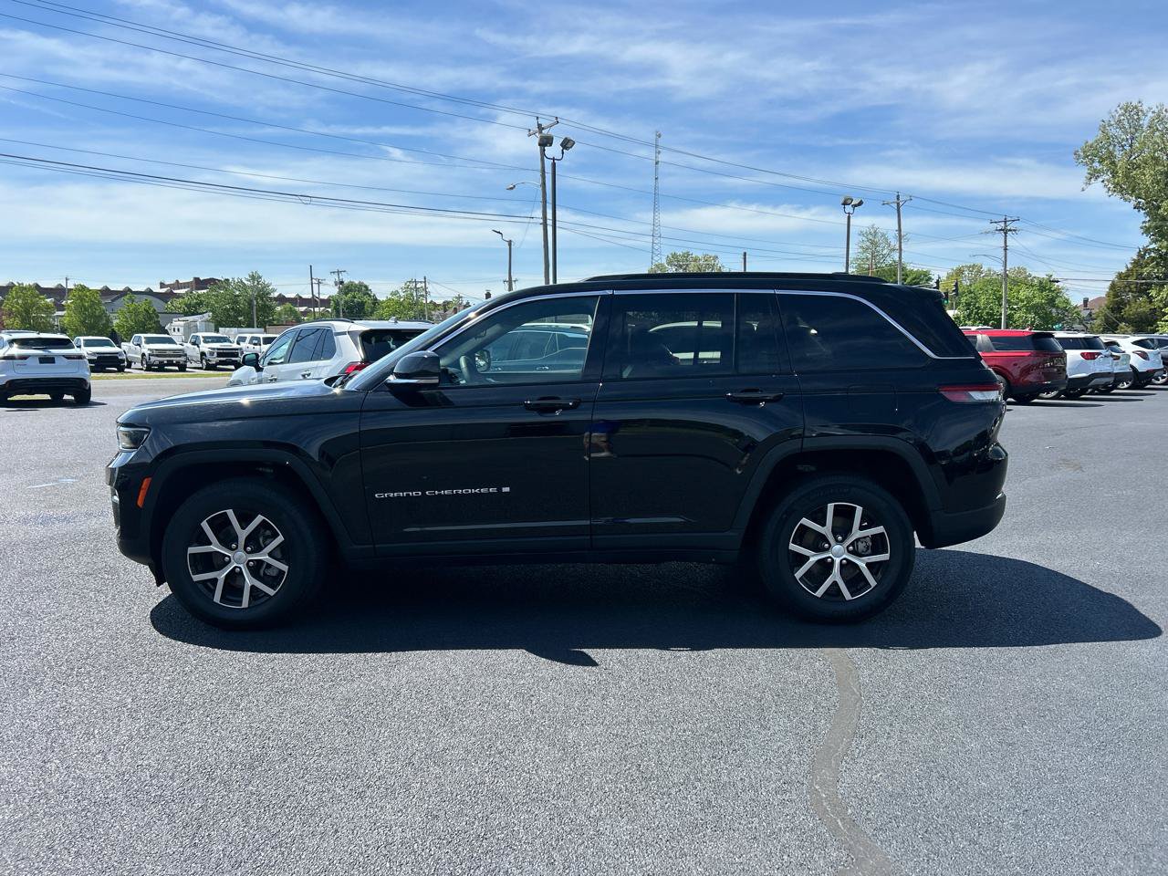 Used 2024 Jeep Grand Cherokee Limited AWD/4WD image 8