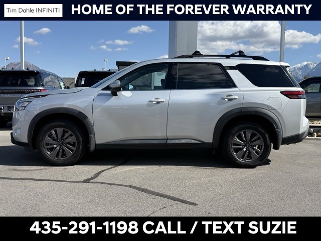 Used 2023 Nissan Pathfinder SV w/ SV Premium Package image 6