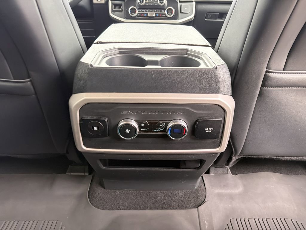 Used 2024 Ford Expedition XLT AWD/4WD image 23