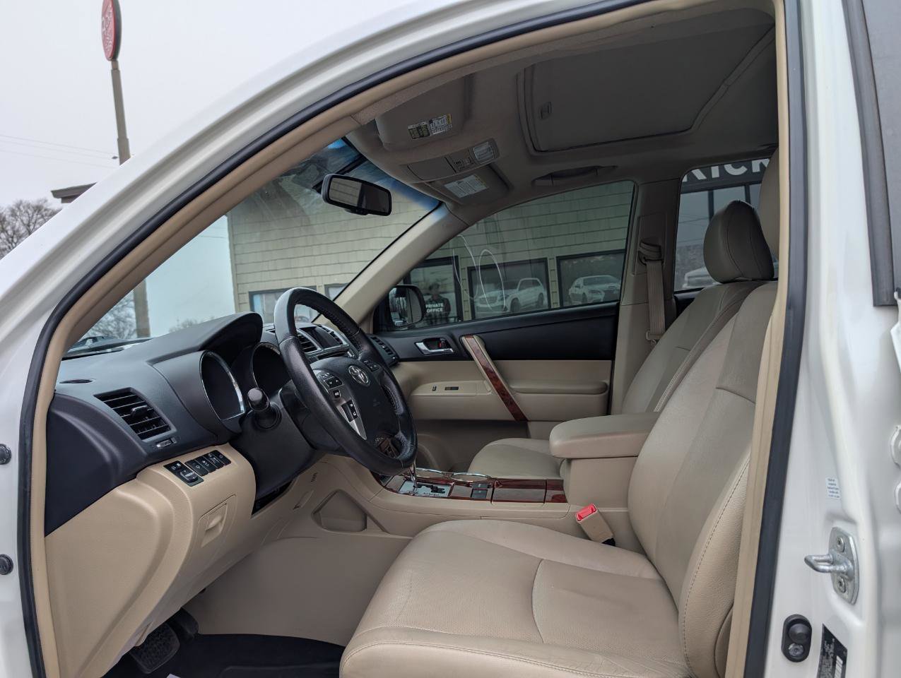 Used 2013 Toyota Highlander Limited image 13