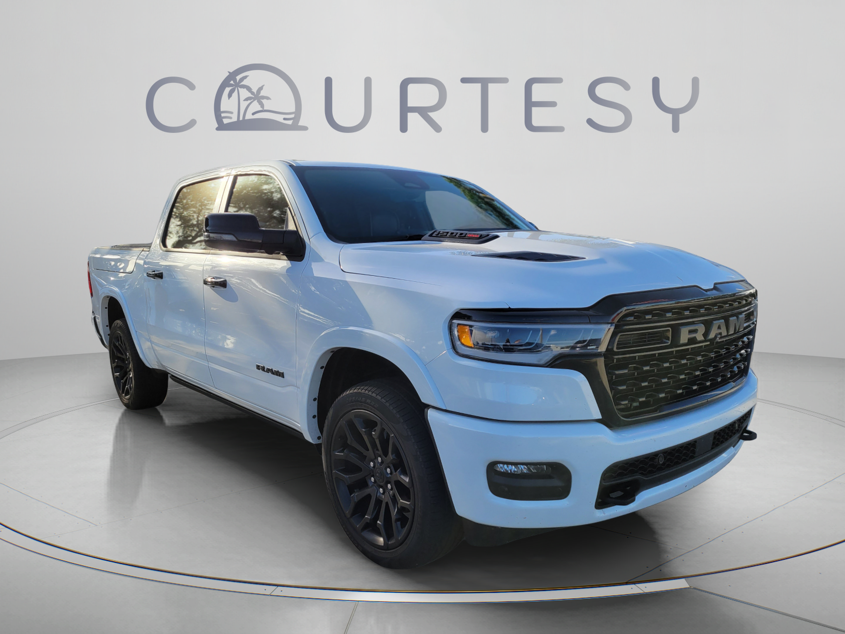 Used 2025 RAM 1500 Limited AWD/4WD image 4