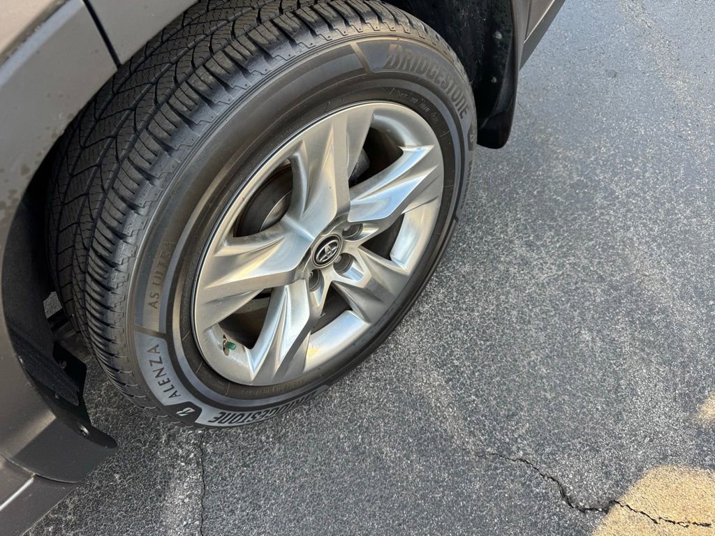Used 2019 Toyota Highlander Limited AWD/4WD image 10