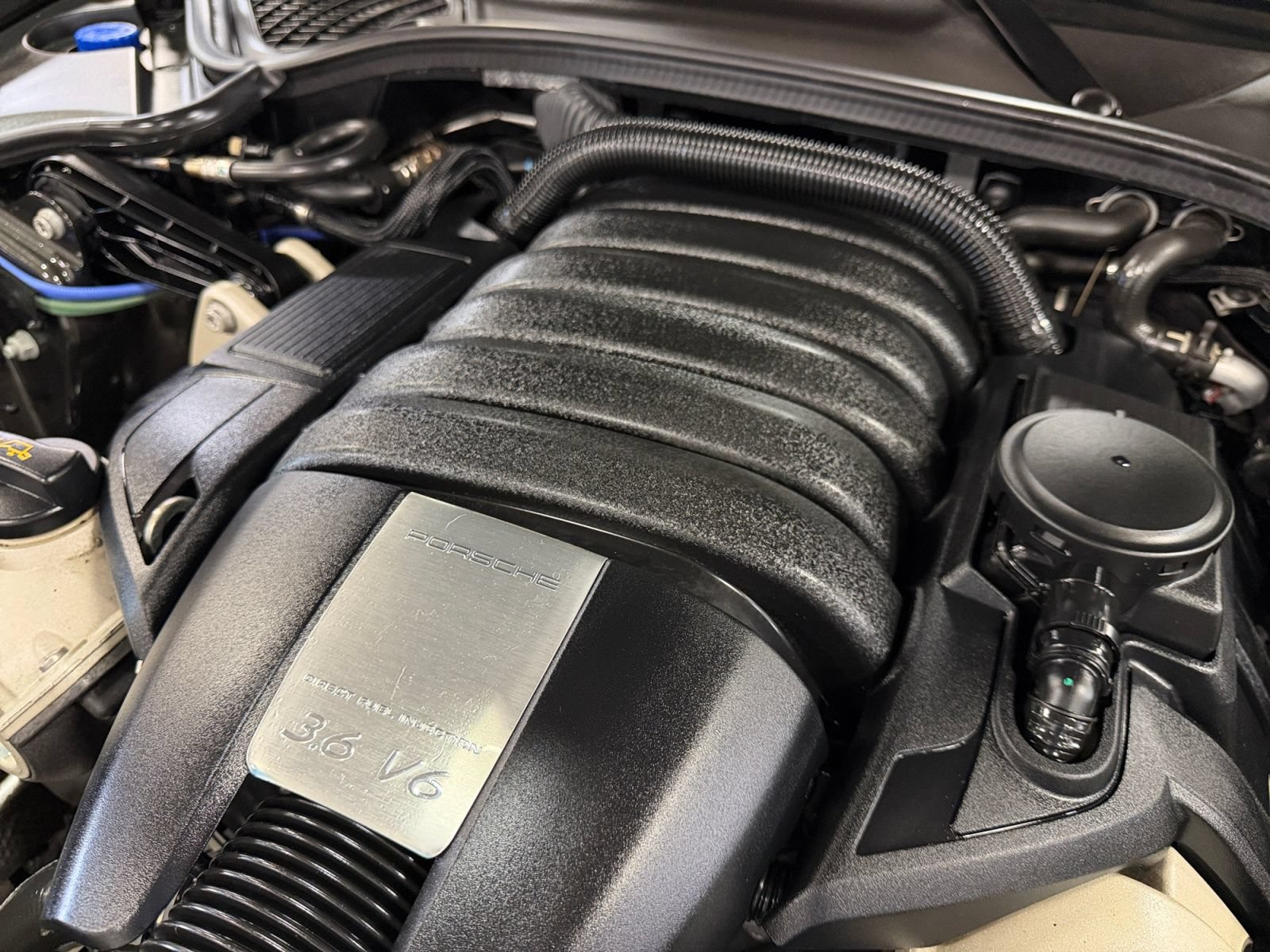 Used 2014 Porsche Panamera 4 w/ Premium Package AWD/4WD image 41