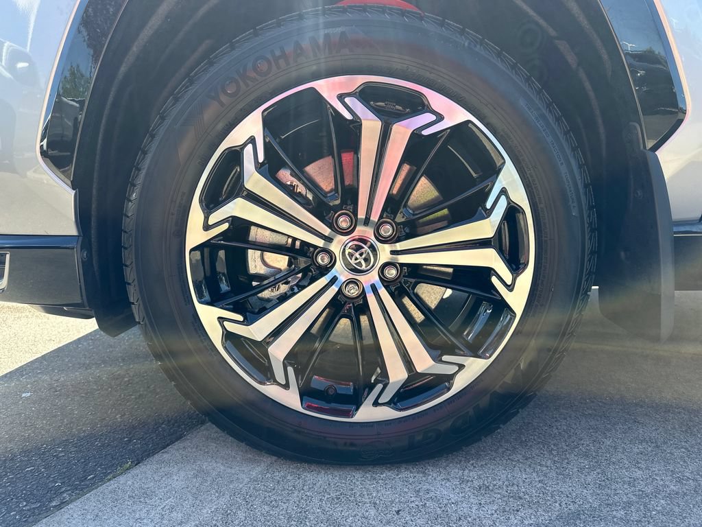 Certified 2025 Toyota RAV4 XSE AWD/4WD image 28