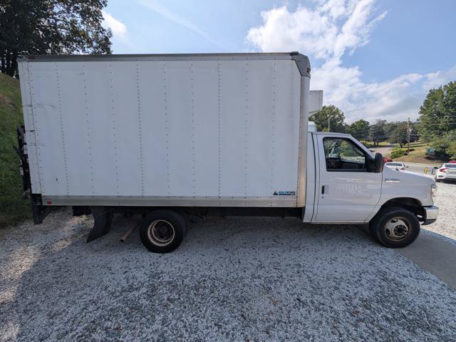Used 2016 Ford E-450 and Econoline 450 Super Duty w/ Power Windows & Locks Group