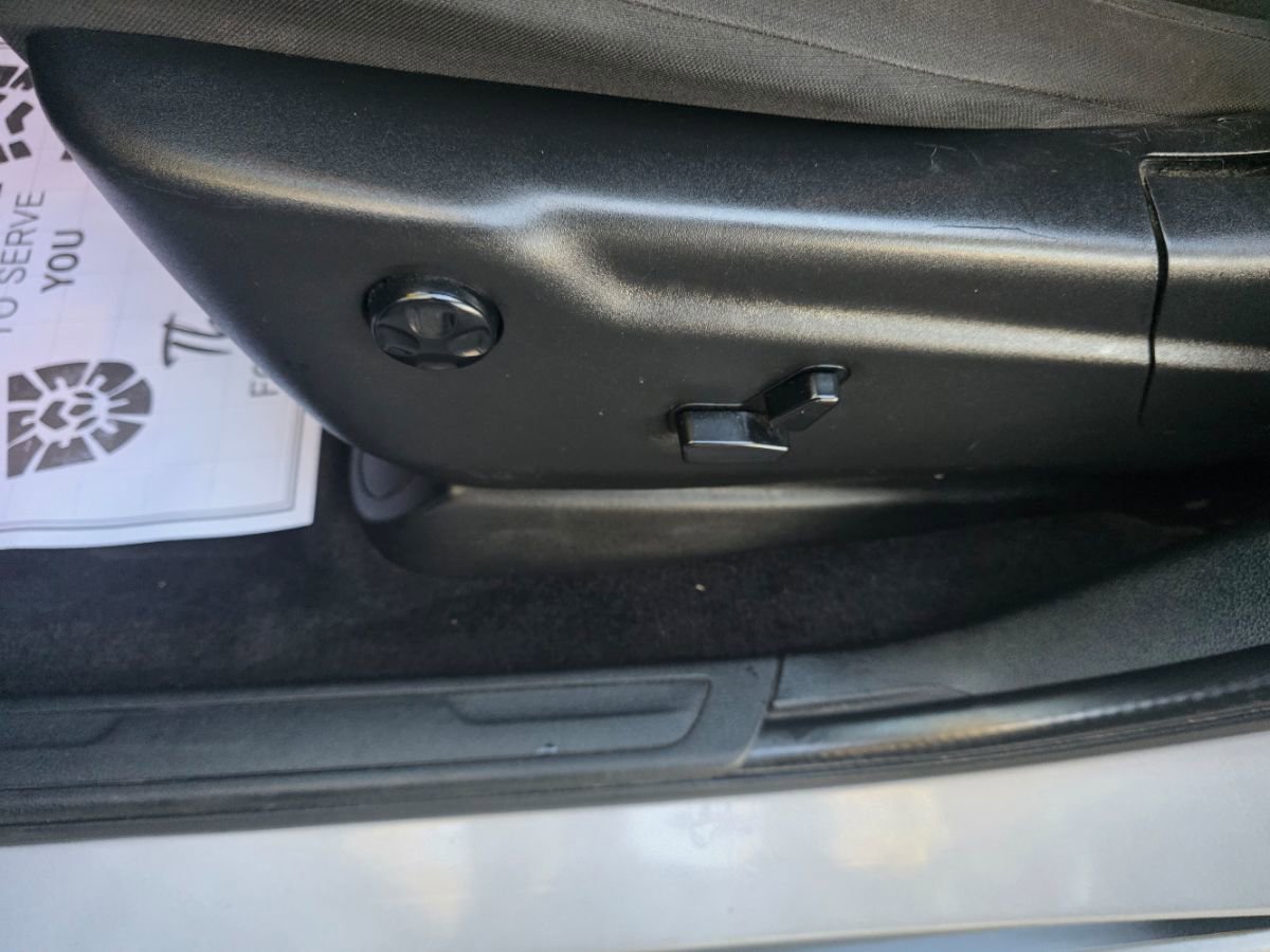 Used 2018 Jeep Grand Cherokee Laredo image 21