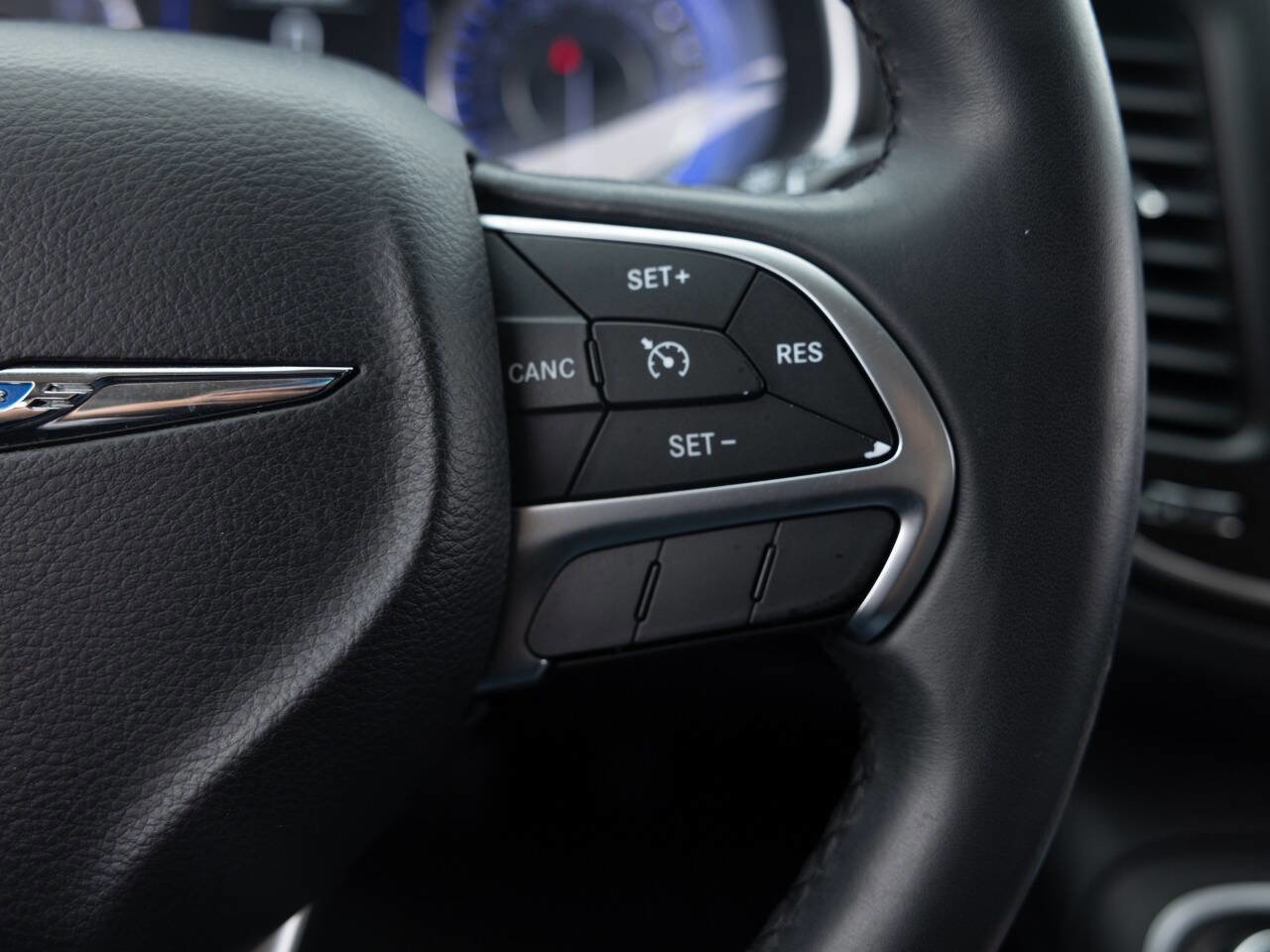 Used 2017 Chrysler 200 Limited Platinum FWD image 37