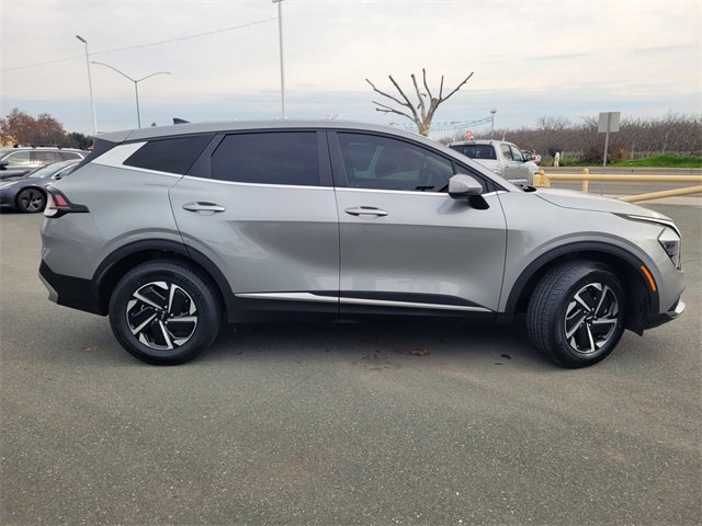 Used 2023 Kia Sportage LX image 3