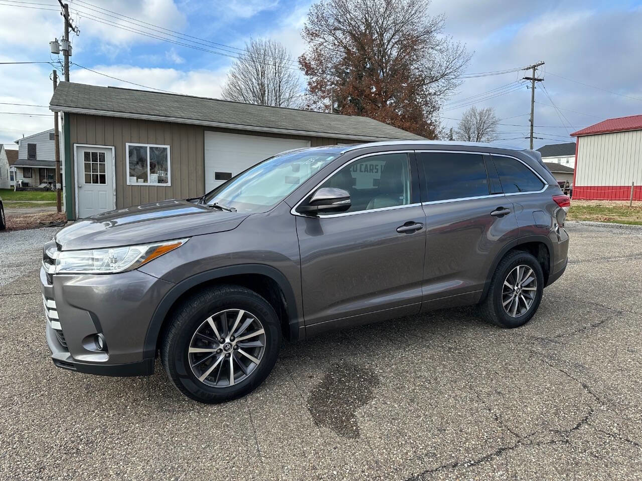 Used 2018 Toyota Highlander XLE image 1