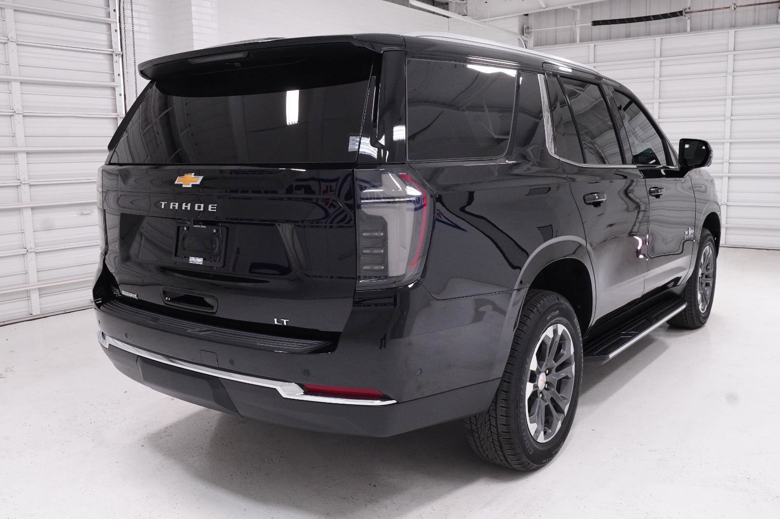 Used 2025 Chevrolet Tahoe LT w/ Comfort Package AWD/4WD image 5