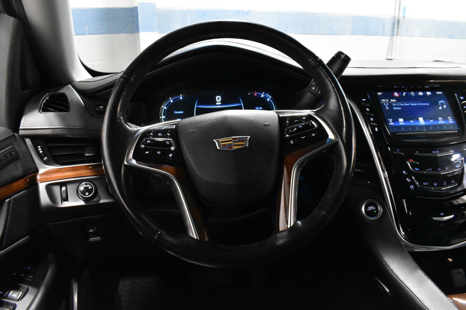Used 2019 Cadillac Escalade Premium Luxury image 8