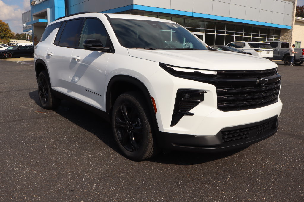 New 2027 Chevrolet Traverse LT w/ Midnight/Sport Edition AWD/4WD image 2