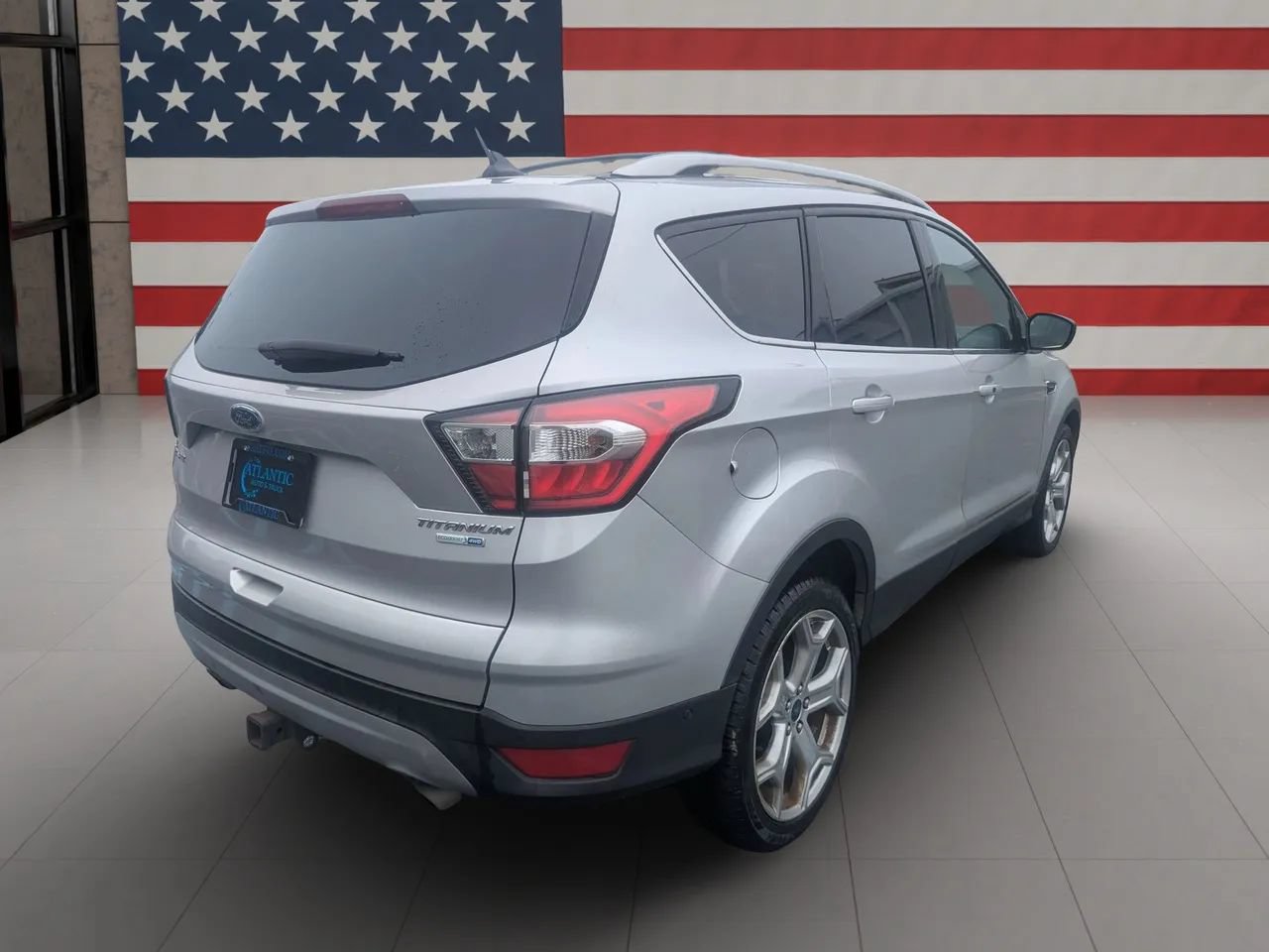 Used 2018 Ford Escape Titanium w/ Ford Safe & Smart Package AWD/4WD image 5