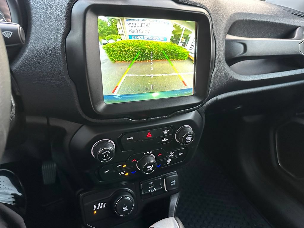 Used 2023 Jeep Renegade Latitude AWD/4WD image 13