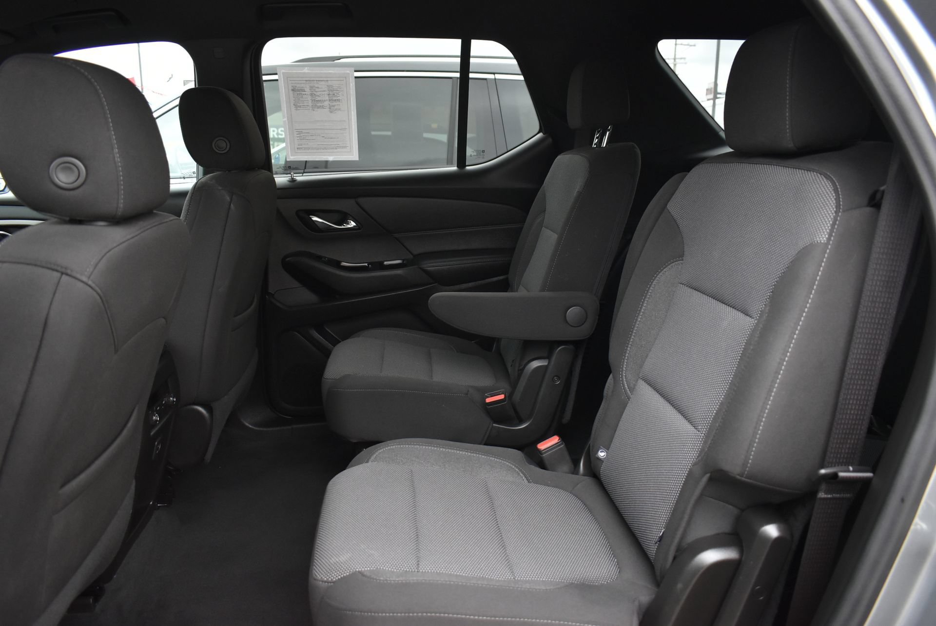 Used 2023 Chevrolet Traverse LT FWD image 16