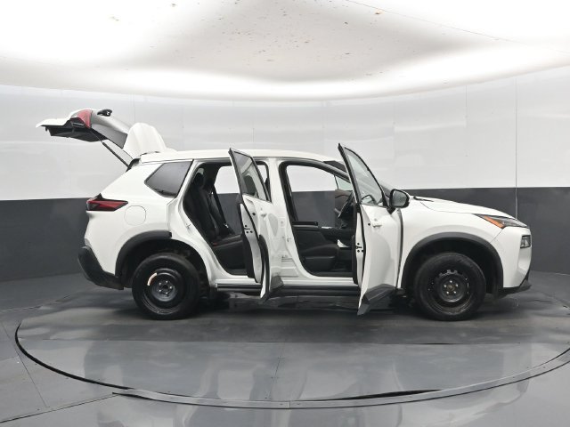 Used 2023 Nissan Rogue SV FWD image 59