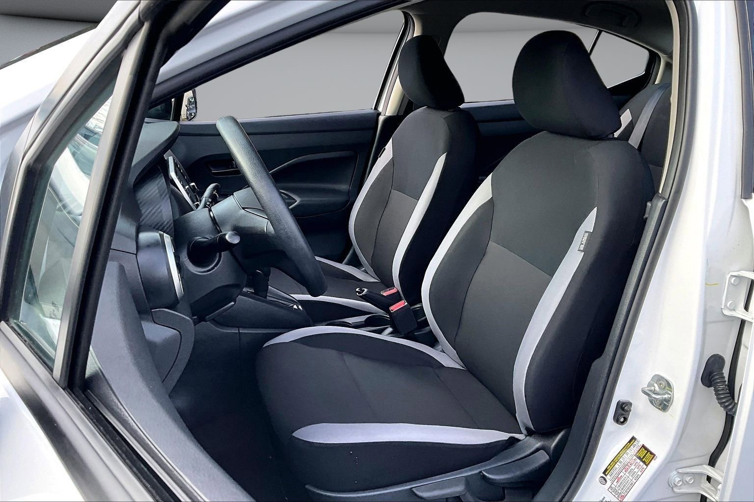 Used 2025 Nissan Versa S w/ Trunk Package image 20