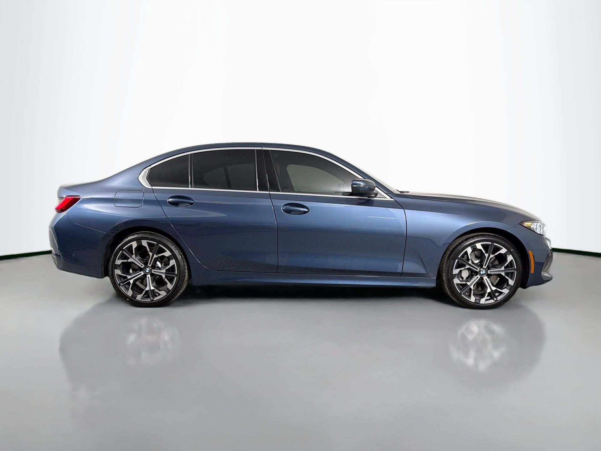 New 2026 BMW 330i xDrive Sedan w/ Premium Package image 4