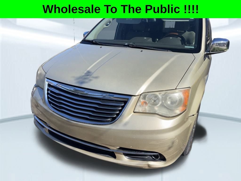 Used 2012 Chrysler Town & Country Limited w/ Luxury Group image 1