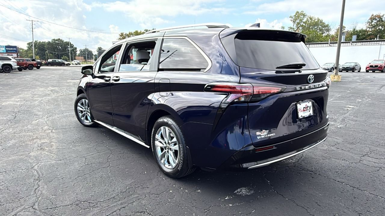 New 2025 Toyota Sienna Limited image 5