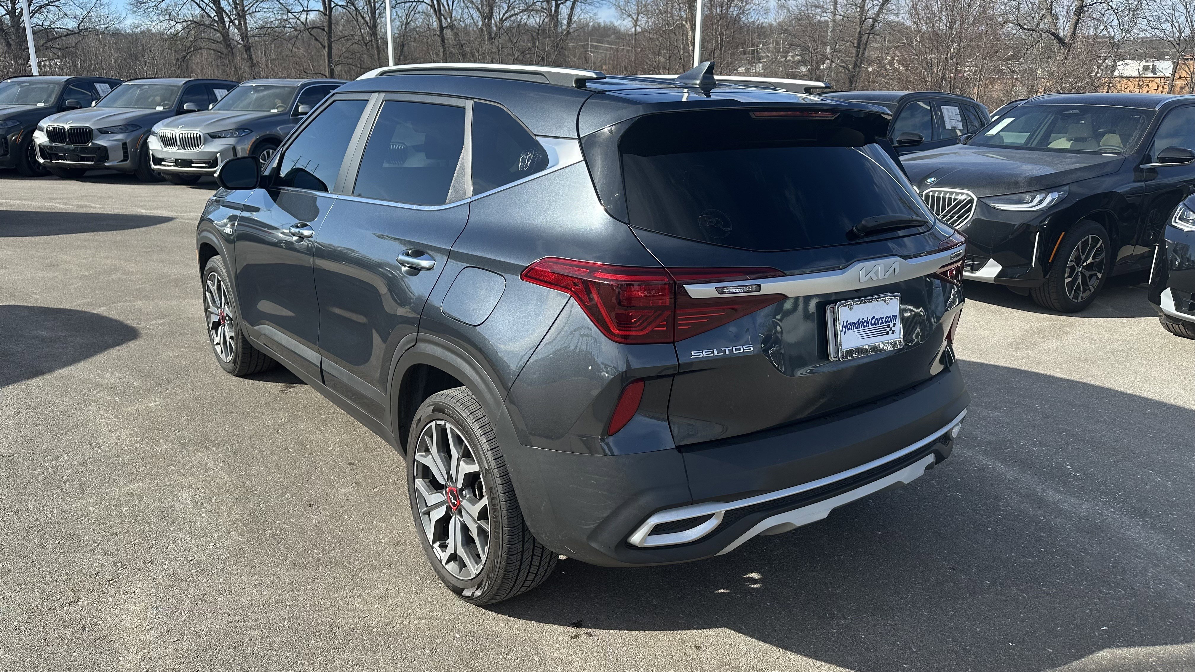 Used 2022 Kia Seltos SX w/ Sunroof Package image 8