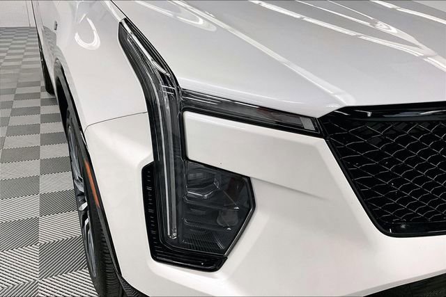 Used 2024 Cadillac XT4 Sport AWD/4WD image 35