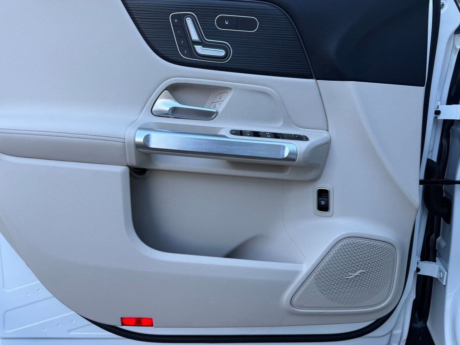 New 2026 Mercedes-Benz GLB 250 4MATIC image 21