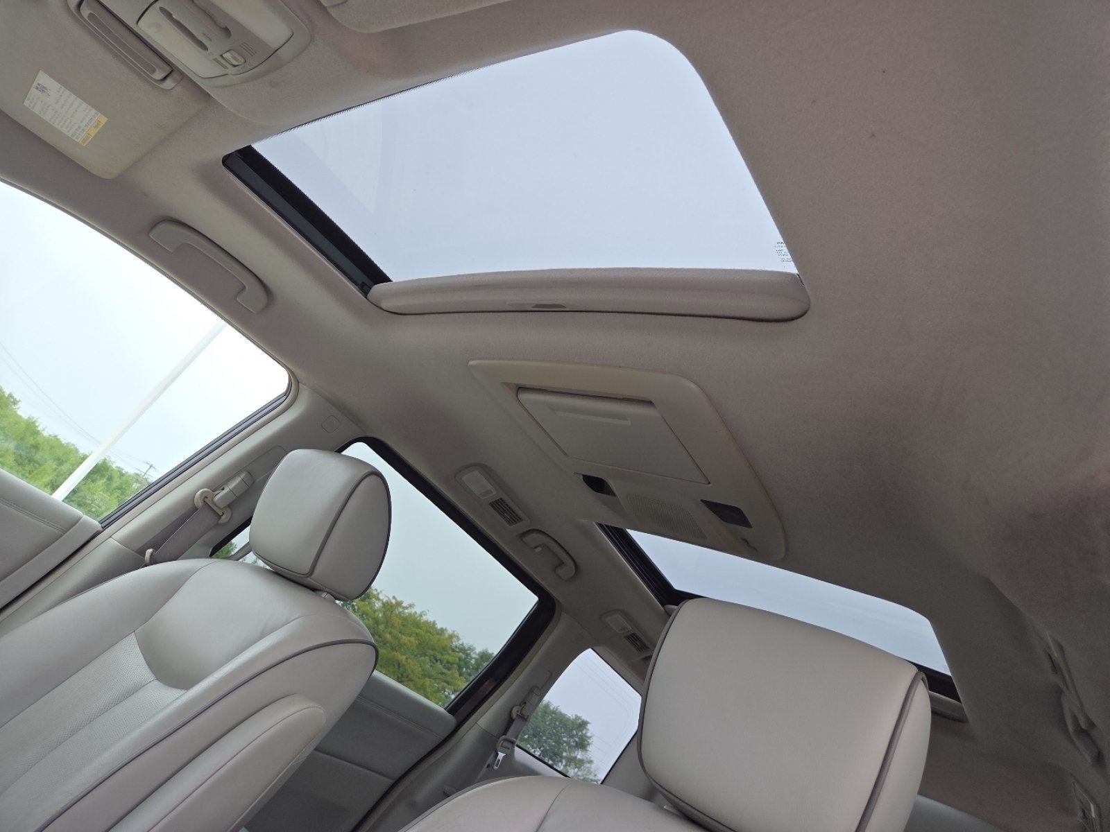 Used 2012 Nissan Quest SL w/ Bose Pkg FWD image 3