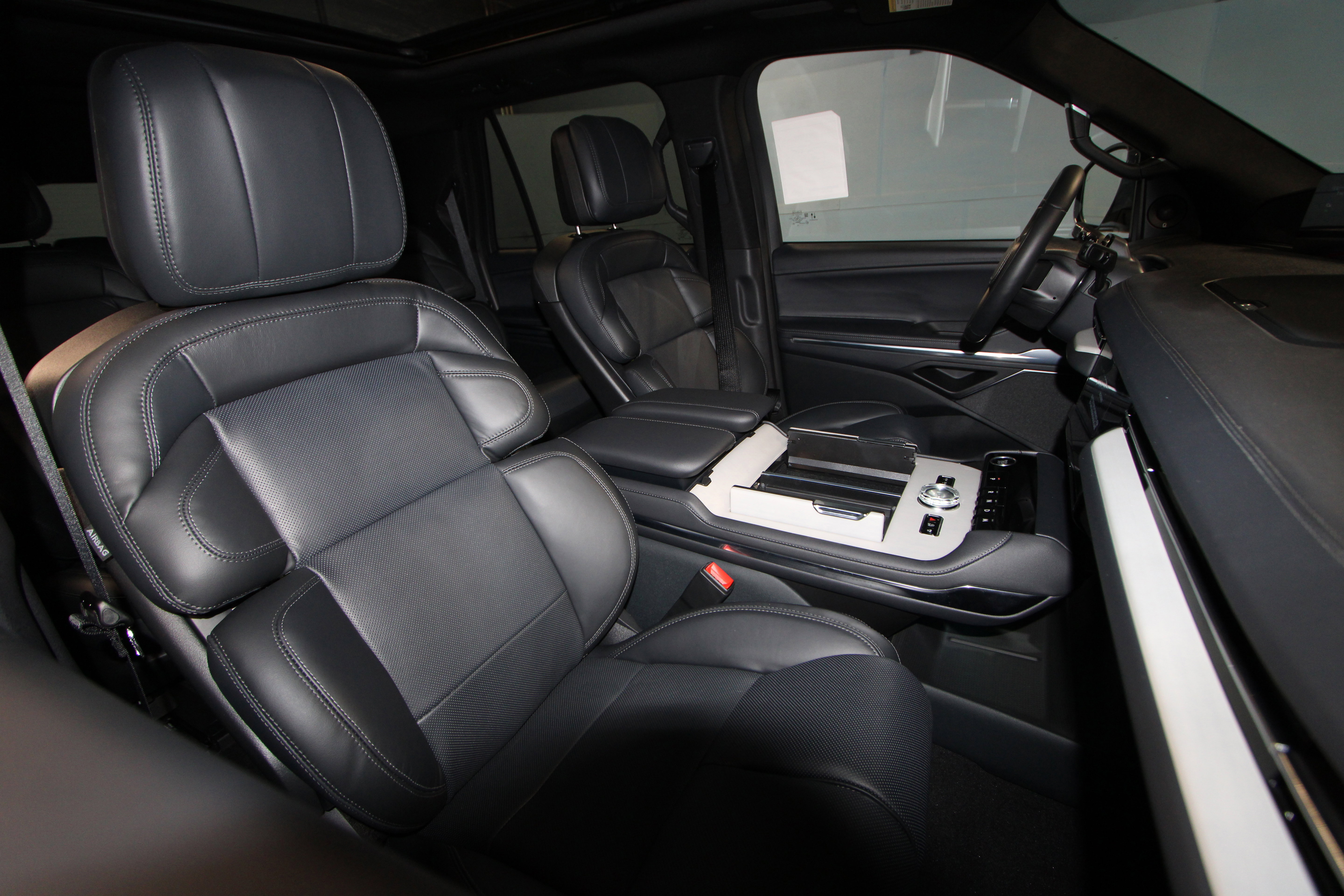 New 2026 Lincoln Navigator L Reserve w/ Jet Appearance Package image 21