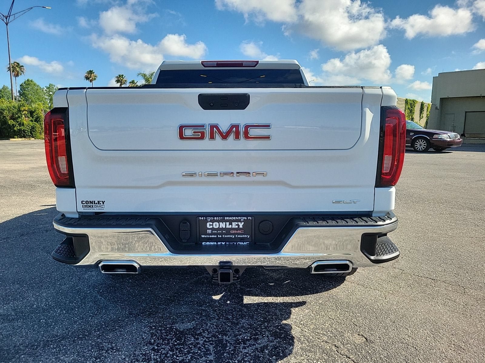 Used 2023 GMC Sierra 1500 SLT w/ SLT Premium Package AWD/4WD image 8