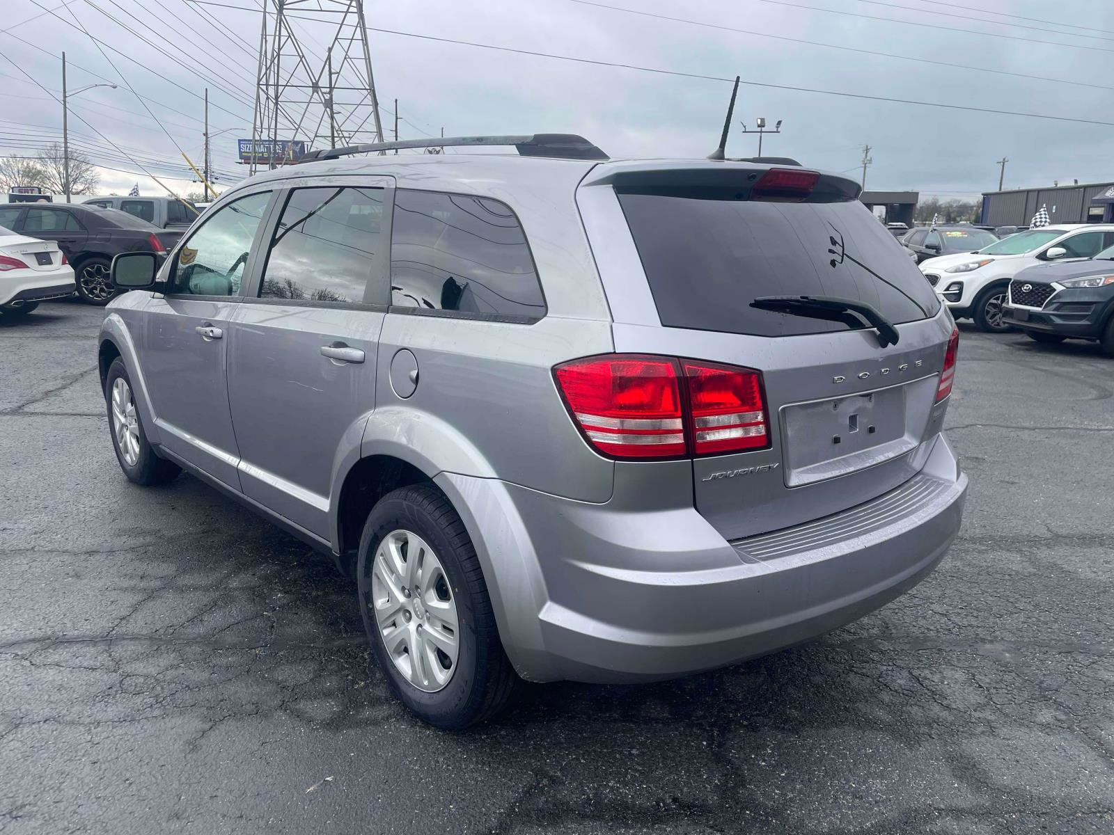 Used 2019 Dodge Journey SE image 3