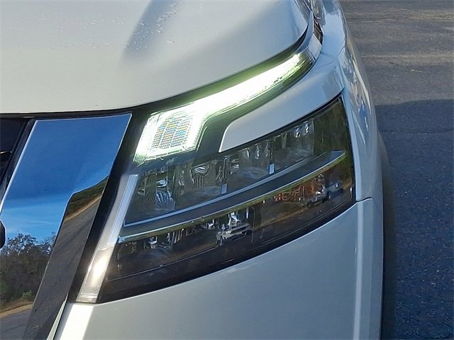 Used 2023 Nissan Pathfinder SL image 9