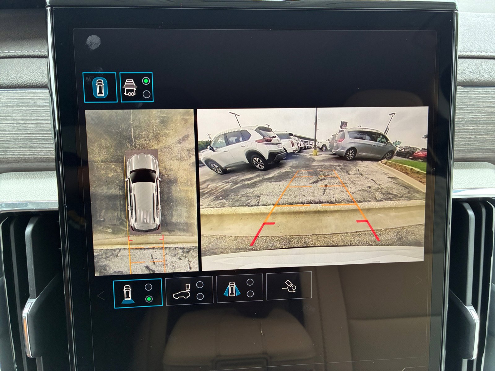 Used 2024 GMC Acadia Denali FWD image 15