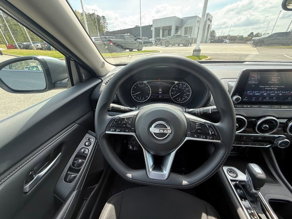 Used 2025 Nissan Sentra SV image 14