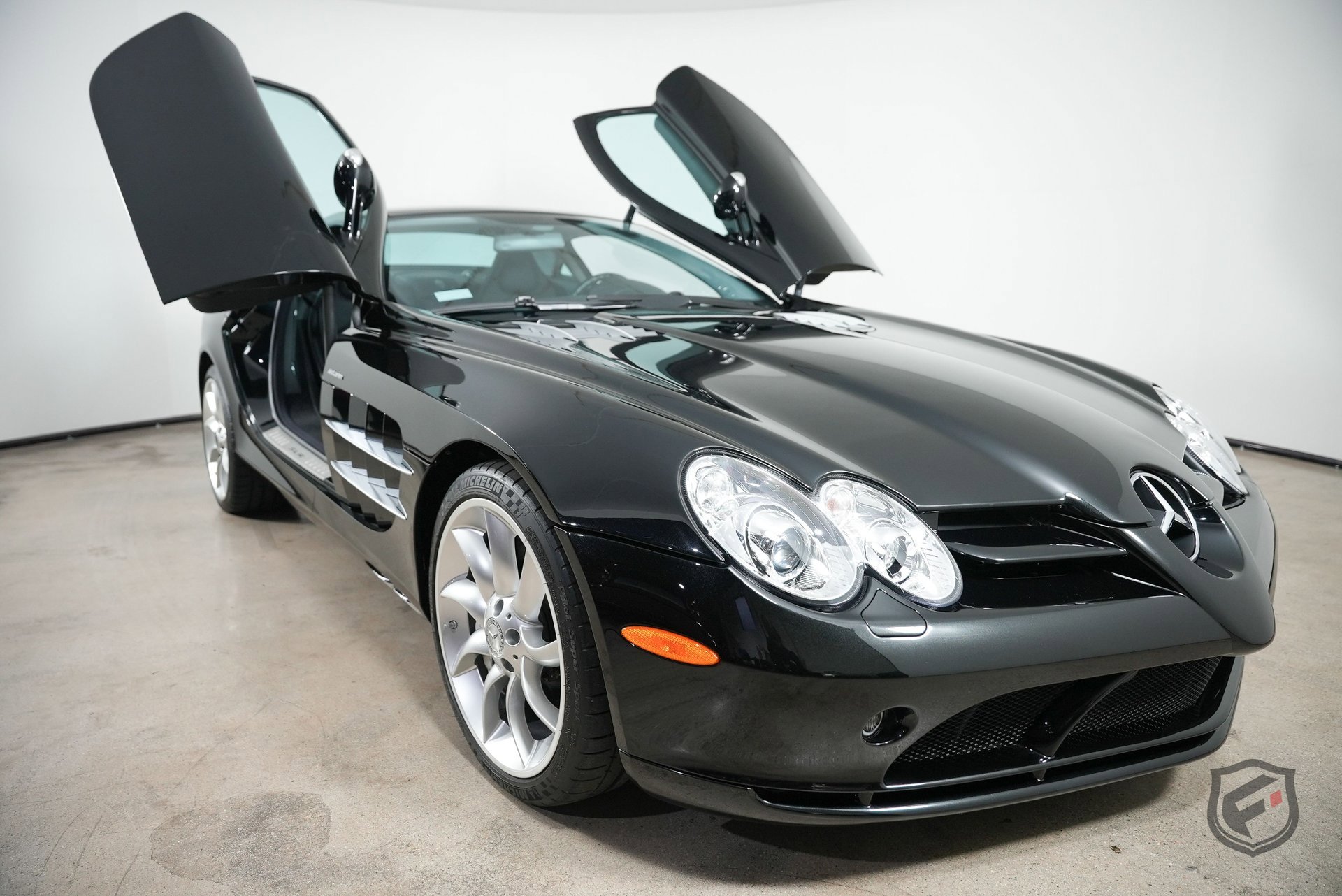 Used 2006 Mercedes-Benz SLR 2dr Cpe 5.5L image 3