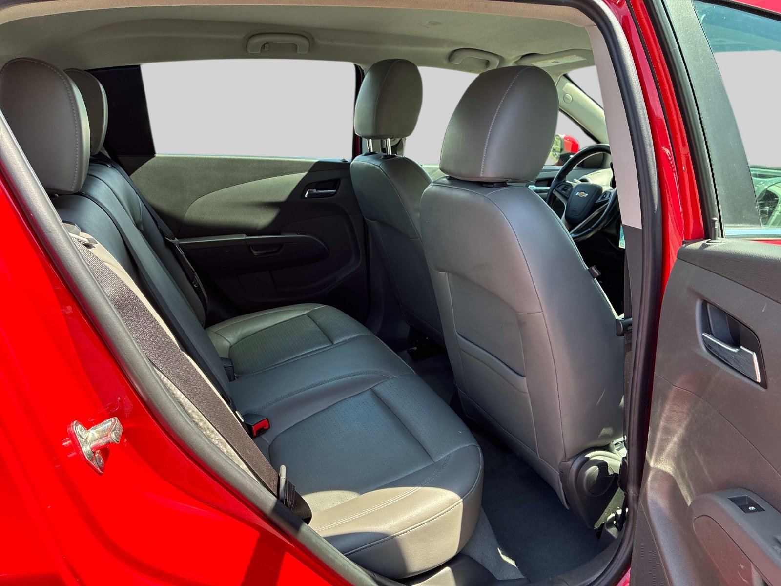 Used 2015 Chevrolet Sonic LTZ FWD image 8