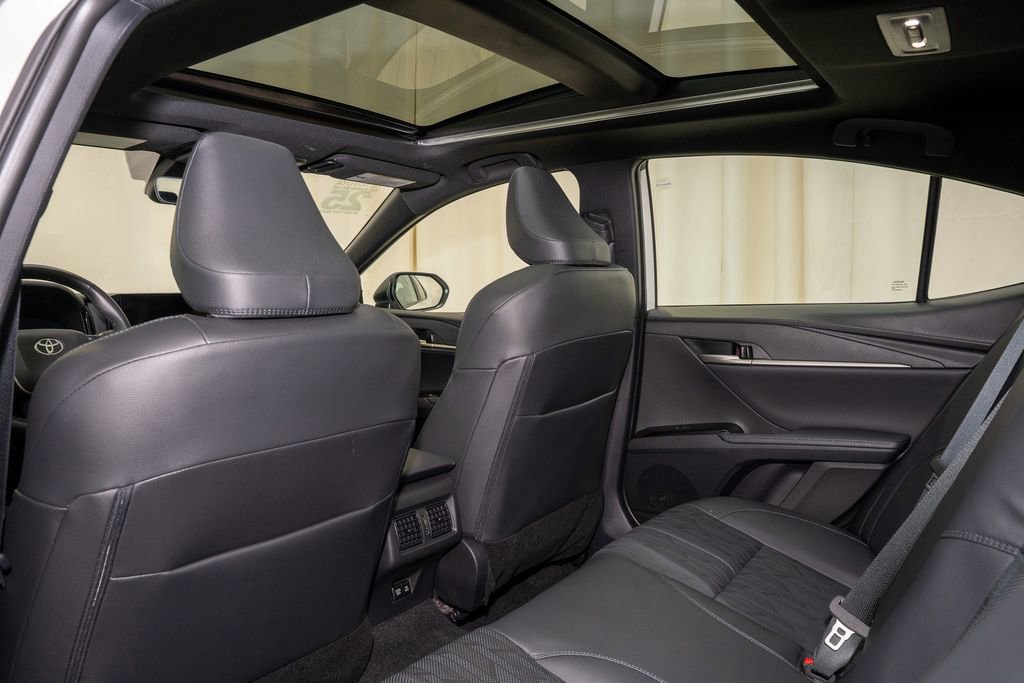 Used 2025 Toyota Camry XSE image 9