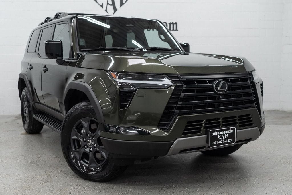 Used 2024 Lexus GX 550 AWD/4WD image 6